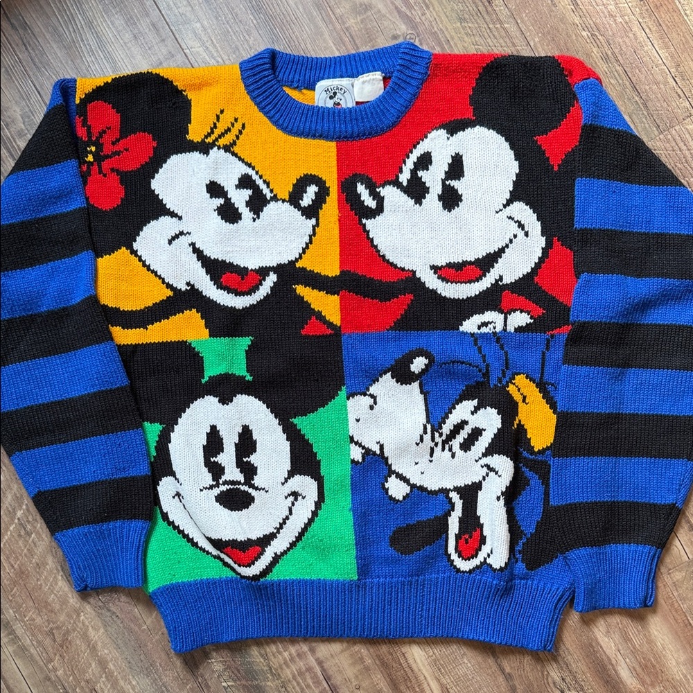 RARE VINTAGE Disney Mickey Sweater